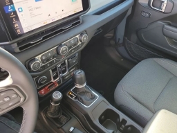 Jeep Wrangler Willys 4 Door 4x4 2026