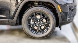 Jeep Grand Cherokee Laredo Altitude 4x2 2026