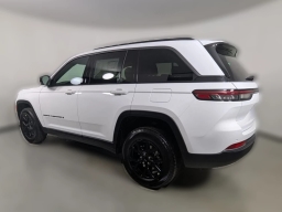 Jeep Grand Cherokee Laredo Altitude 4x2 2026