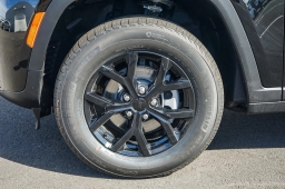 Jeep Grand Cherokee Laredo Altitude 4x2 2026