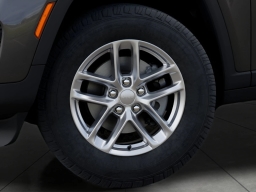 Jeep Grand Cherokee Laredo 4x4 2026