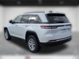 Jeep Grand Cherokee Laredo X 4x4 2026