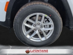 Jeep Grand Cherokee Laredo X 4x4 2026