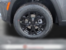 Jeep Grand Cherokee Laredo Altitude 4x4 2026