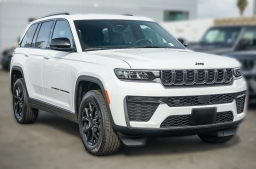 Jeep Grand Cherokee Laredo Altitude 4x4 2026