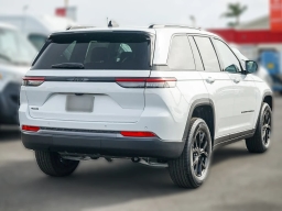 Jeep Grand Cherokee Laredo Altitude 4x4 2026