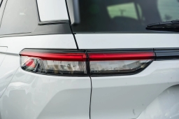 Jeep Grand Cherokee Laredo Altitude 4x4 2026