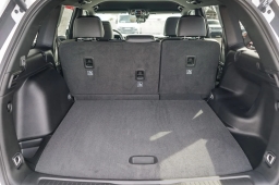 Jeep Grand Cherokee Laredo Altitude 4x4 2026