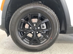 Jeep Grand Cherokee Laredo Altitude 4x4 2026