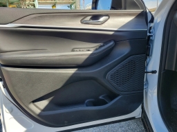 Jeep Grand Cherokee Laredo Altitude 4x4 2026