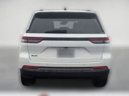 Jeep Grand Cherokee Laredo Altitude 4x4 2026