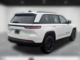 Jeep Grand Cherokee Laredo Altitude 4x4 2026