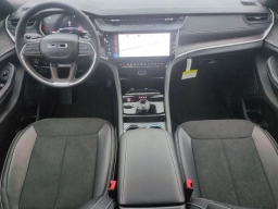 Jeep Grand Cherokee Laredo Altitude 4x4 2026