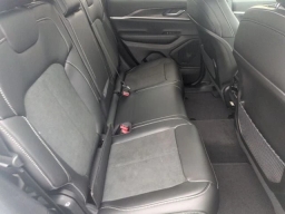 Jeep Grand Cherokee Laredo Altitude 4x4 2026