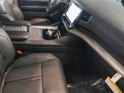 Jeep Grand Wagoneer L 4x4 2026