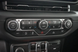 Jeep Gladiator Sahara 4x4 2026