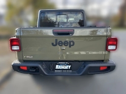 Jeep Gladiator Sport 4x4 2026