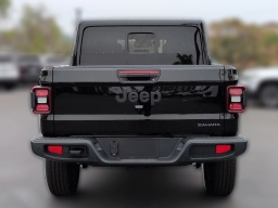 Jeep Gladiator Sahara 4x4 2026