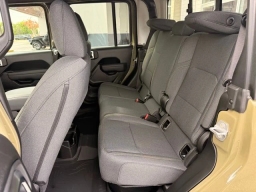 Jeep Gladiator Willys 4x4 2026