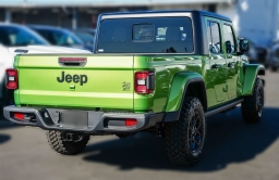 Jeep Gladiator Willys 4x4 2026