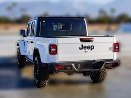 Jeep Gladiator Willys 4x4 2026