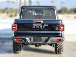 Jeep Gladiator Willys 4x4 2026