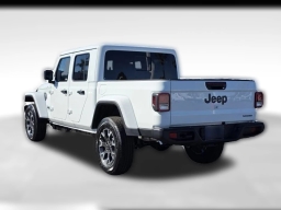 Jeep Gladiator Sahara 4x4 2026