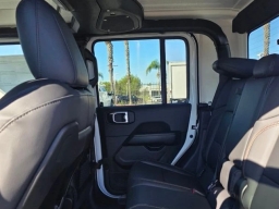 Jeep Gladiator Sahara 4x4 2026