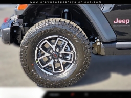 Jeep Gladiator Shadow Ops 4x4 2026