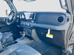 Jeep Gladiator Shadow Ops 4x4 2026