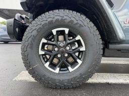 Jeep Gladiator Shadow Ops 4x4 2026