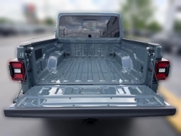 Jeep Gladiator Shadow Ops 4x4 2026