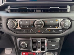 Jeep Gladiator Shadow Ops 4x4 2026