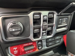 Jeep Gladiator Shadow Ops 4x4 2026