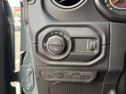 Jeep Gladiator Shadow Ops 4x4 2026