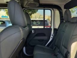 Jeep Gladiator Mojave 4x4 2026