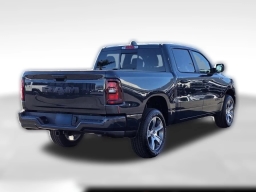 Ram 1500 Express 4x2 Crew Cab 5'7" Box 2026