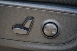 Ram 1500 Big Horn 4x4 Crew Cab 5'7" Box 2026