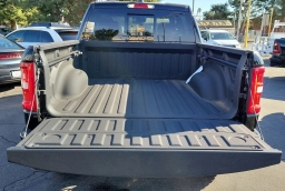 Ram 1500 Big Horn 4x4 Crew Cab 5'7" Box 2025