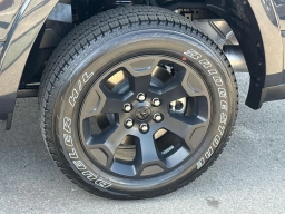 Ram 1500 Big Horn 4x4 Crew Cab 5'7" Box 2026