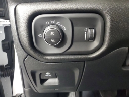 Ram 1500 Express 4x4 Crew Cab 5'7" Box 2026