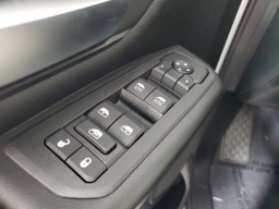 Ram 1500 Express 4x4 Crew Cab 5'7" Box 2026