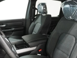 Ram 1500 Express 4x4 Crew Cab 5'7" Box 2026