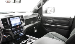 Ram 1500 Express 4x4 Crew Cab 5'7" Box 2026