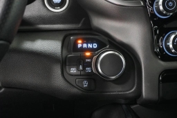 Ram 1500 Express 4x4 Crew Cab 5'7" Box 2026