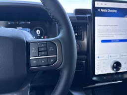 Ford F-150 Lightning Flash 4WD SuperCrew 5.5' Box 2025