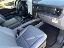 Ford F-150 Lightning Flash 4WD SuperCrew 5.5' Box 2025