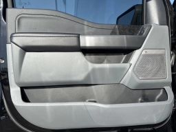 Ford F-150 Lightning Flash 4WD SuperCrew 5.5' Box 2025