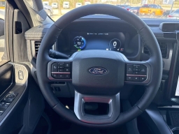 Ford F-150 Lightning Flash 4WD SuperCrew 5.5' Box 2025