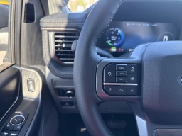 Ford F-150 Lightning Flash 4WD SuperCrew 5.5' Box 2025